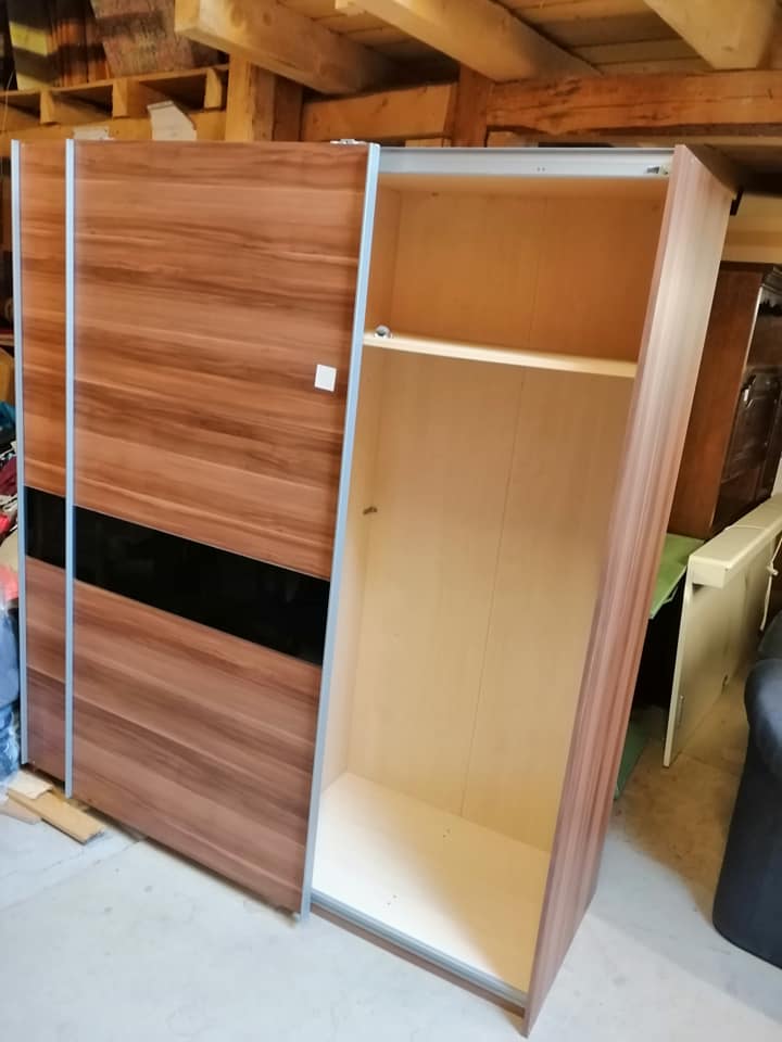 Dulap cu usi glisante